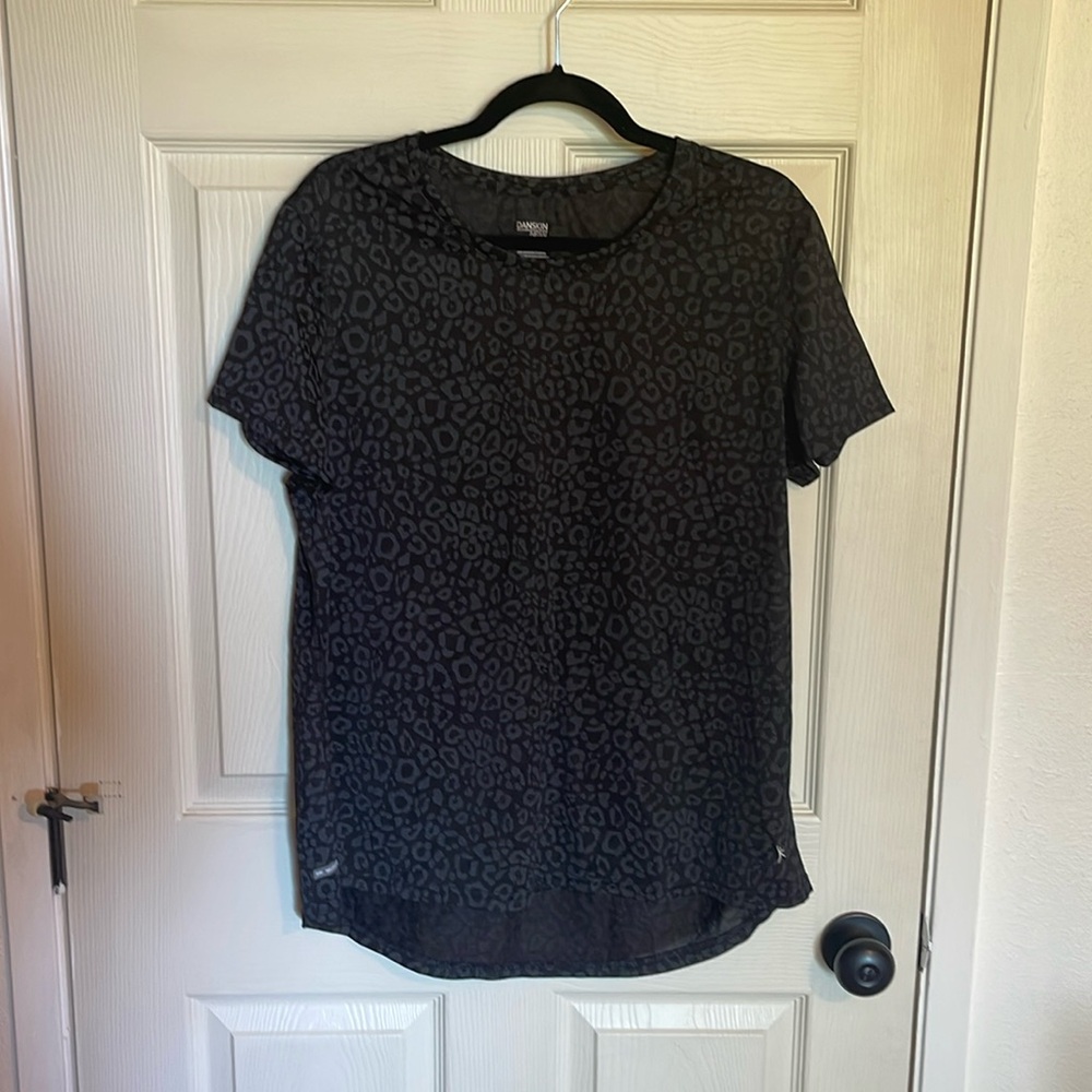 Danskin Now. Size XXL. Semi-fitted